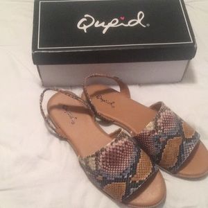 Quipid Sandals size 7